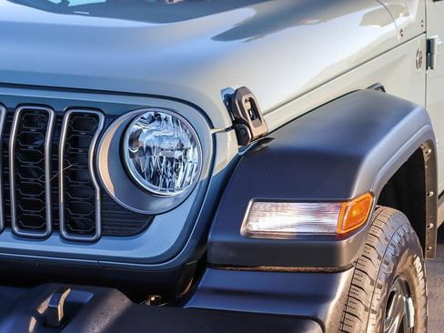 Used 2025 Jeep Wrangler Sport AWD/4WD image 5