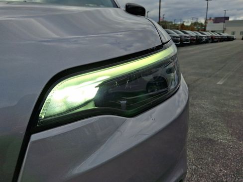 Certified 2022 Jeep Cherokee Latitude Lux w/ Sun & Sound Group image 11