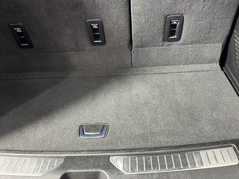 Used 2025 GMC Yukon Denali image 30