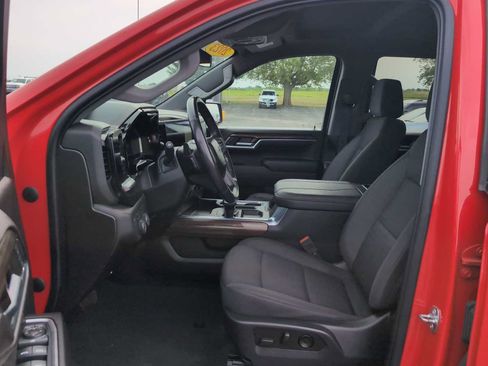 Used 2023 Chevrolet Silverado 1500 RST AWD/4WD image 4