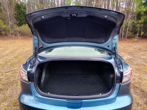 Used 2010 MAZDA MAZDA3 i Sport image 25