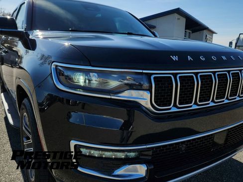 Used 2024 Jeep Wagoneer L Series II w/ Flexible Seating Group image 31