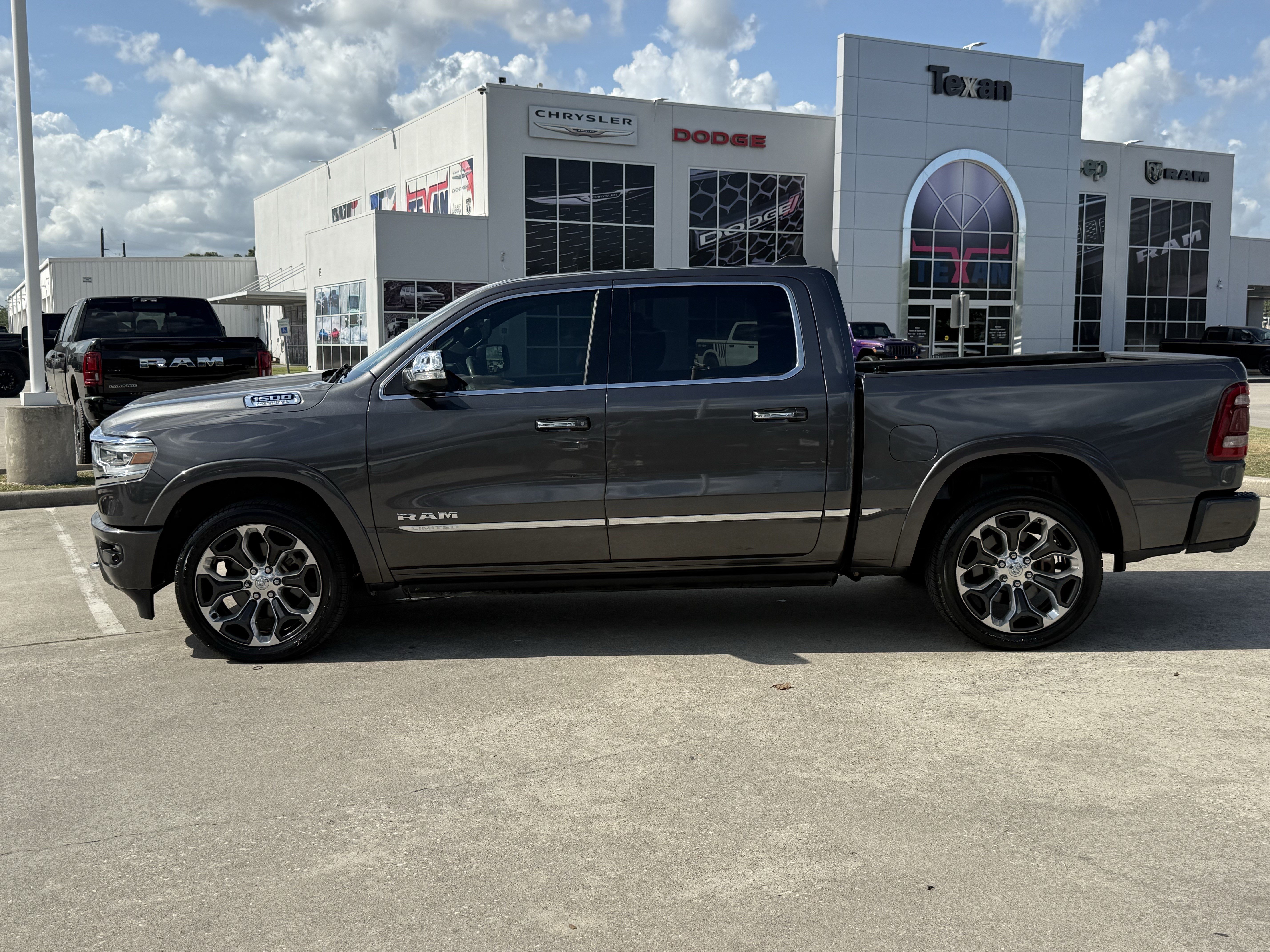 Used 2019 RAM 1500 Limited w/ Advanced Safety Group AWD/4WD image 8