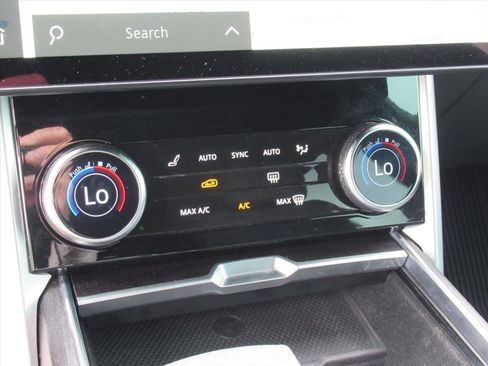 Used 2023 Land Rover Range Rover SE image 26