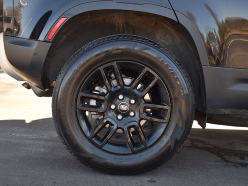 Used 2025 Land Rover Defender 110 S AWD/4WD image 41