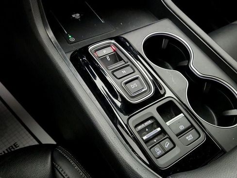 Used 2023 Honda Pilot Touring image 17