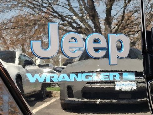 Certified 2025 Jeep Wrangler Unlimited Sahara AWD/4WD image 30