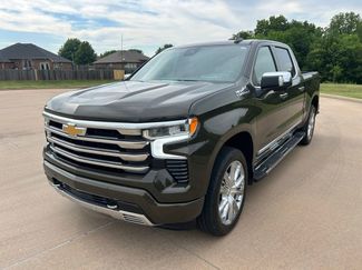 Used 2023 Chevrolet Silverado 1500 High Country w/ High Country Premium Package AWD/4WD video 1