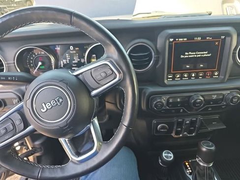 Used 2023 Jeep Wrangler Unlimited Sahara w/ Cold Weather Group AWD/4WD image 3