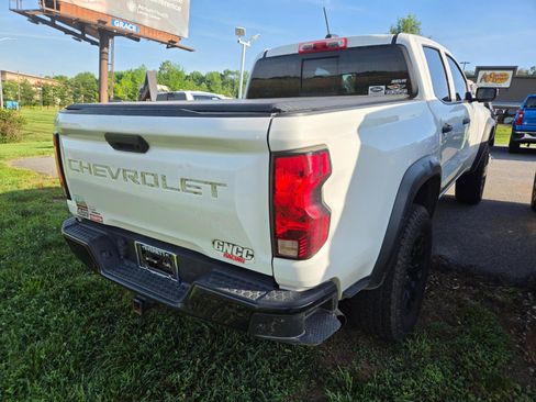 Used 2023 Chevrolet Colorado Trail Boss w/ Technology Package AWD/4WD image 6