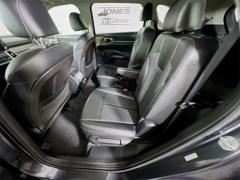 Used 2021 Kia Sorento EX w/ EX AWD X-Line Package image 29