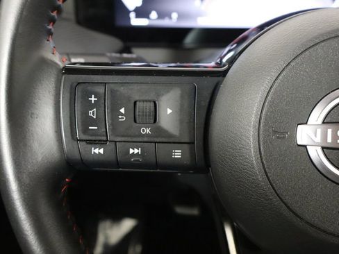 Used 2025 Nissan Kicks SR FWD image 8