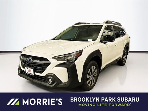 Used 2025 Subaru Outback Premium image 1