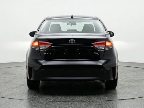 Used 2025 Toyota Corolla LE image 7