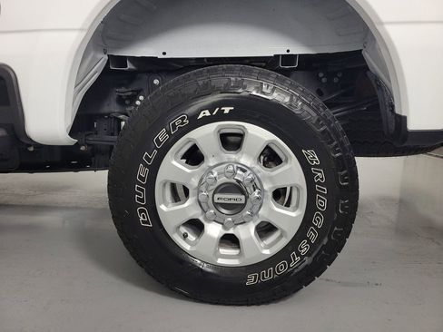 Used 2023 Ford F250 XLT w/ FX4 Off-Road Package AWD/4WD image 7