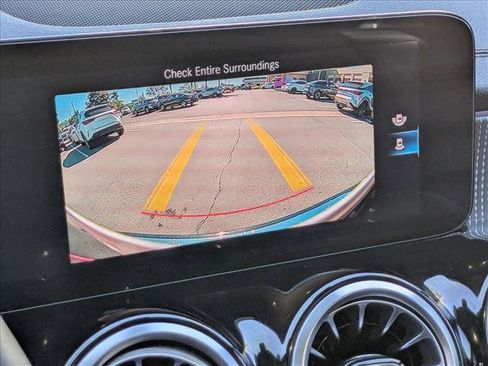 Used 2022 Mercedes-Benz GLB 250 image 13