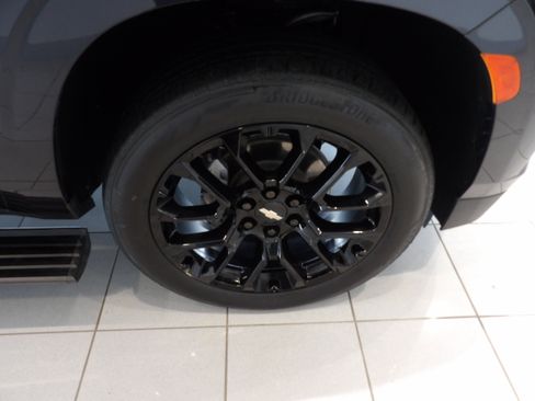 Used 2023 Chevrolet Suburban High Country AWD/4WD image 34
