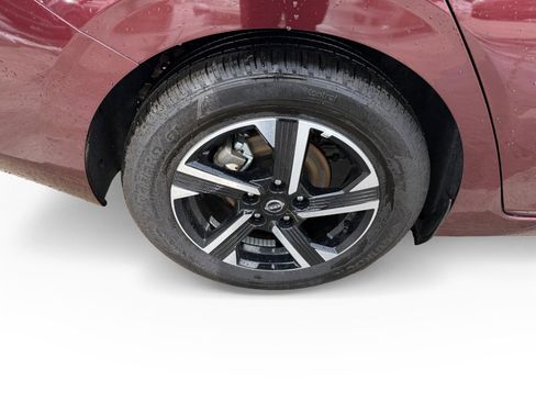 Used 2025 Nissan Sentra SV image 17