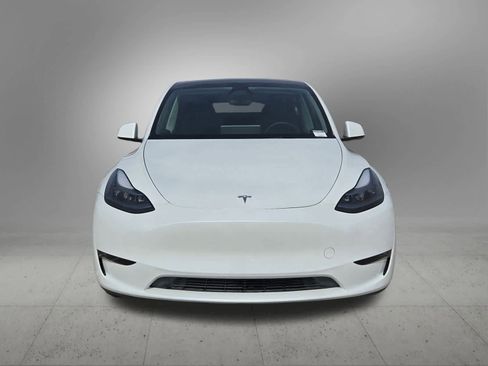 Used 2024 Tesla Model Y Long Range image 9