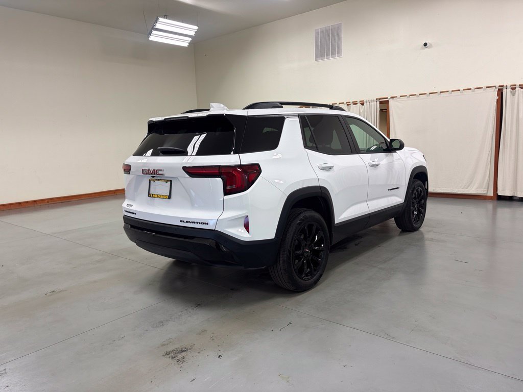 Used 2026 GMC Terrain Elevation w/ Elevation Premium Package FWD image 8