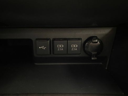 Used 2021 Toyota Highlander Limited image 28