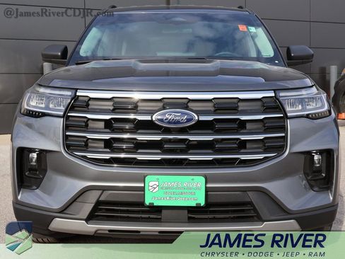 Used 2025 Ford Explorer Active w/ Active Comfort Package image 7