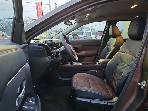 New 2026 Nissan Kicks SR w/ Cold Weather Package image 9