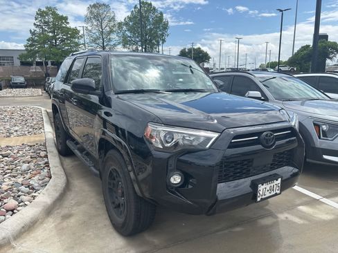 Used 2023 Toyota 4Runner SR5 image 3