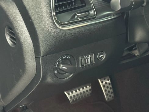 Used 2019 Dodge Challenger SRT Hellcat Redeye image 28