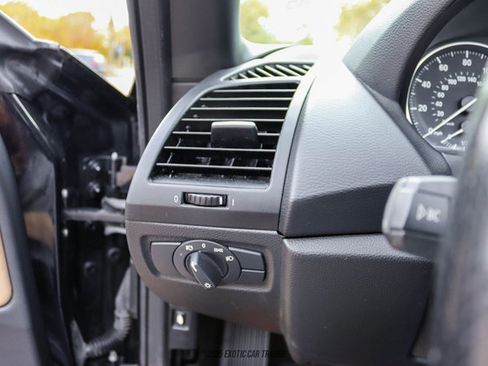 Used 2010 BMW 135i Convertible image 65