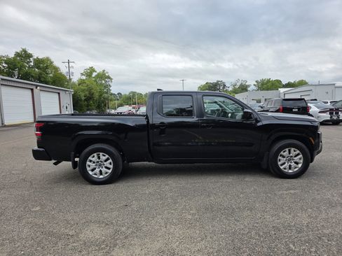 Used 2024 Nissan Frontier SV w/ Technology Package image 8