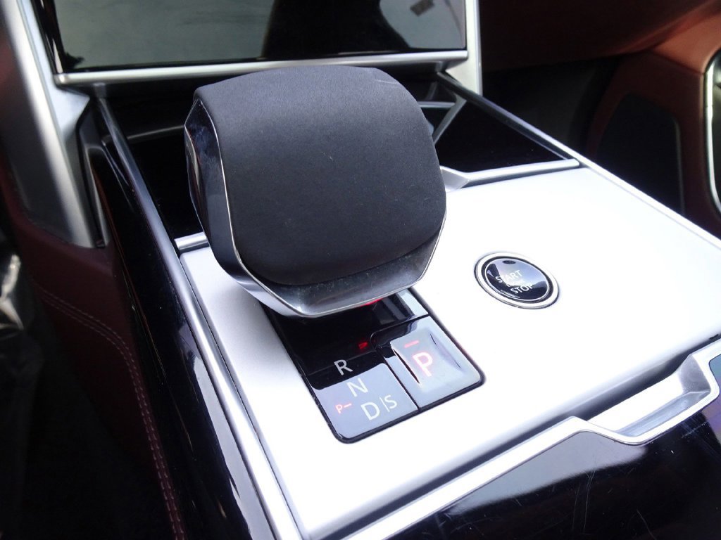Used 2024 Land Rover Range Rover SE AWD/4WD image 19