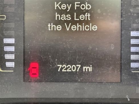 Used 2017 Jeep Cherokee Latitude w/ Comfort/Convenience Group image 26