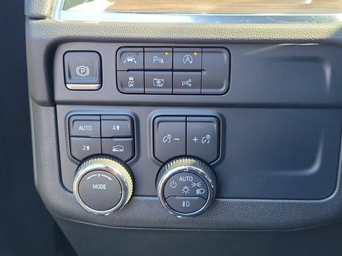 Certified 2025 Chevrolet Tahoe Premier AWD/4WD image 27