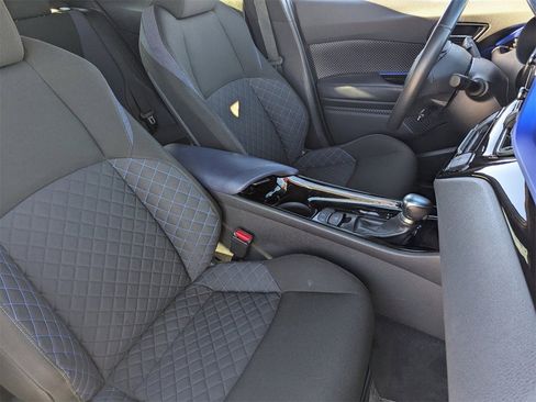 Used 2021 Toyota C-HR XLE image 8