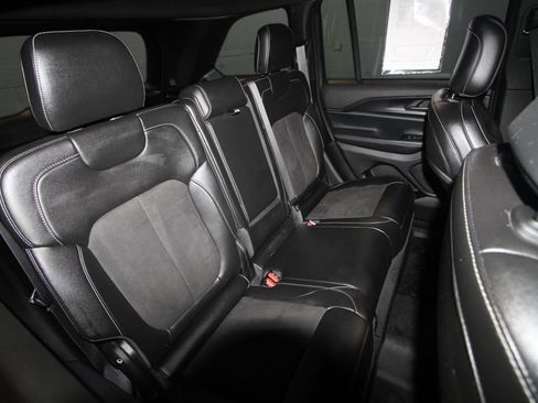 Used 2024 Jeep Grand Cherokee Altitude AWD/4WD image 24