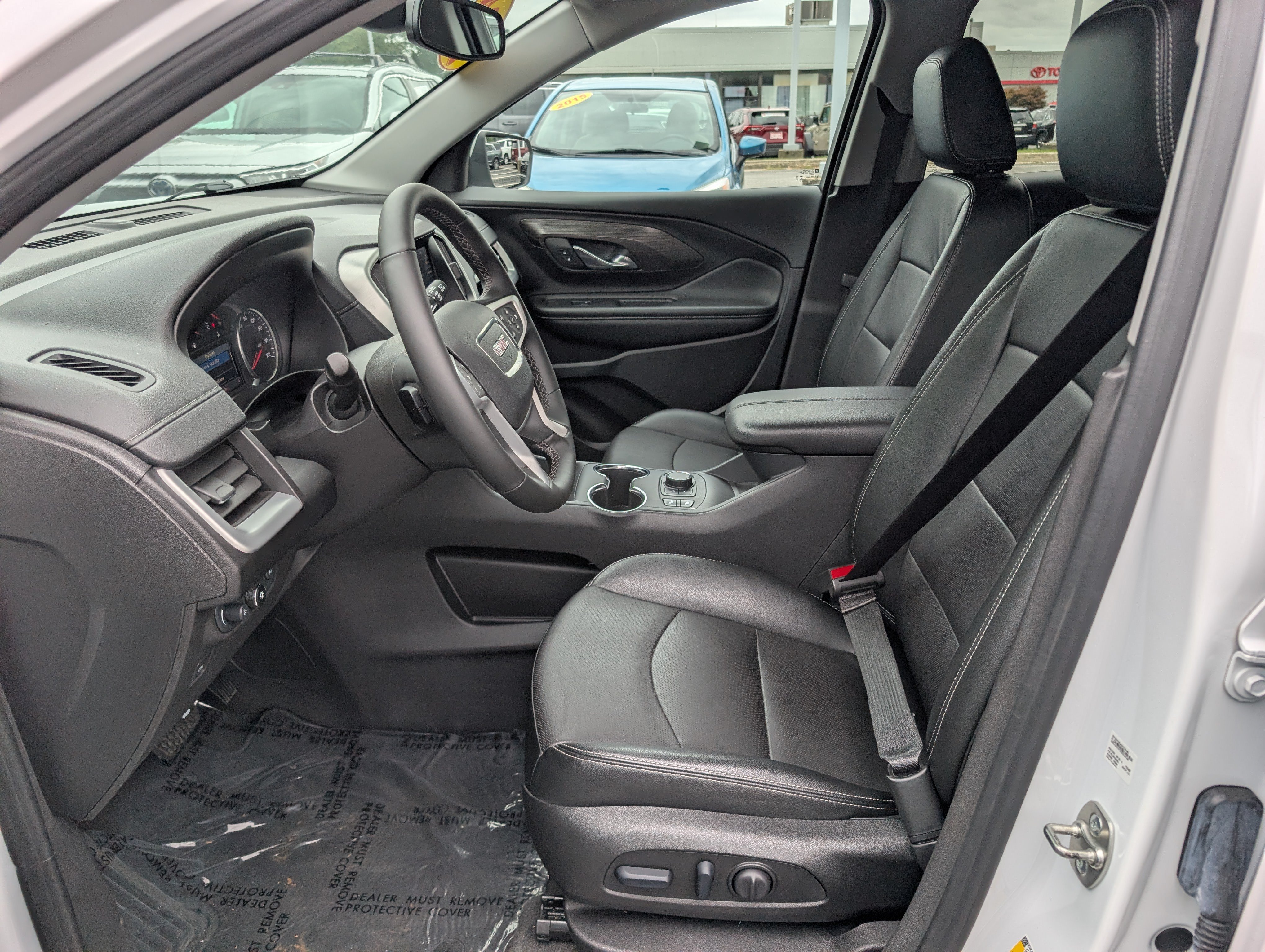Used 2024 GMC Terrain SLT AWD/4WD image 18