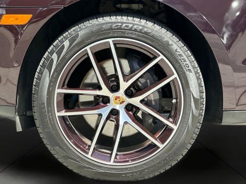 Used 2023 Porsche Macan AWD/4WD image 25