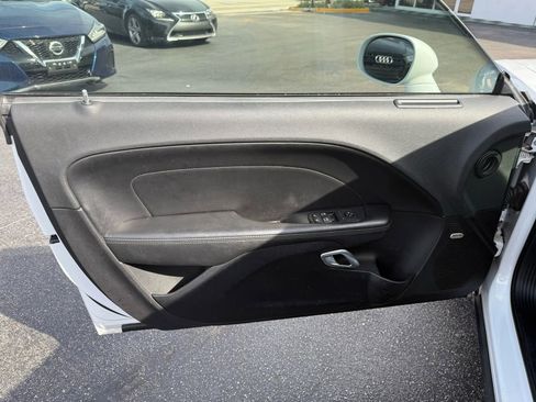 Used 2019 Dodge Challenger SXT w/ Plus Package image 10