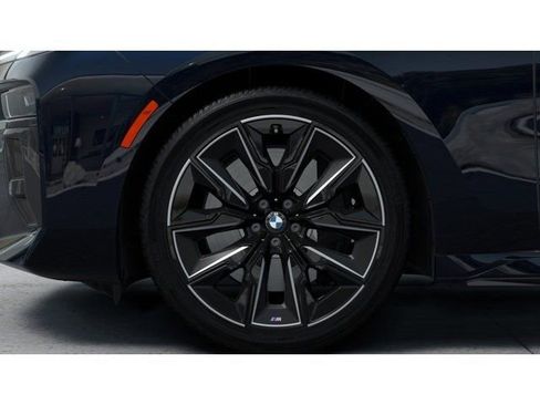New 2026 BMW 760i xDrive image 7