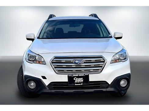 Used 2017 Subaru Outback 2.5i Premium image 2