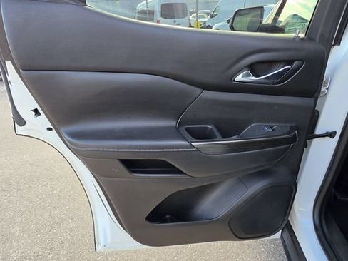 Used 2017 GMC Acadia SLT AWD/4WD image 16