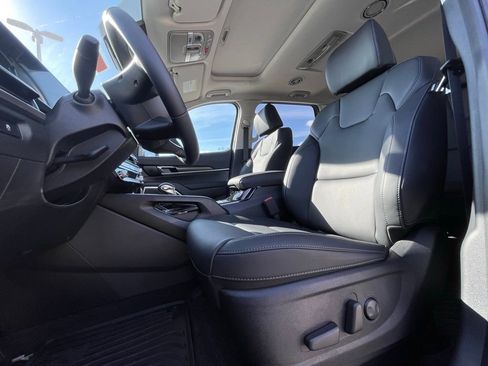 New 2025 Kia Telluride S image 24