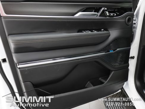 New 2026 Jeep Grand Wagoneer Summit AWD/4WD image 49
