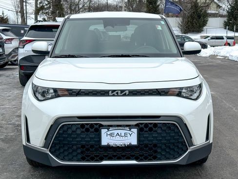 Used 2023 Kia Soul LX w/ LX Technology Package image 2
