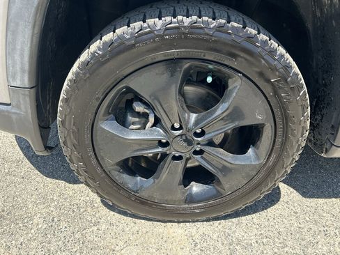 Used 2019 Jeep Compass Latitude AWD/4WD image 7