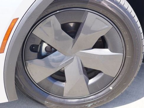 Used 2024 Toyota Prius LE image 10