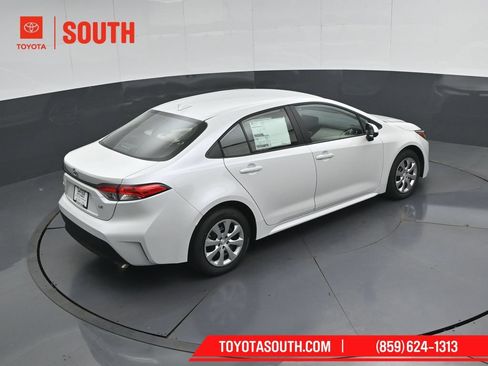 Used 2026 Toyota Corolla LE FWD image 43