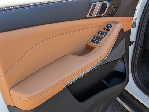 New 2026 BMW X5 sDrive40i image 12