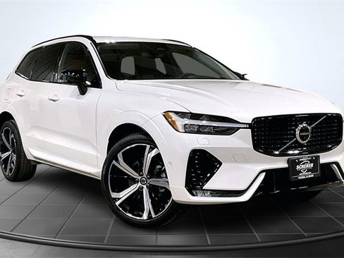Certified 2023 Volvo XC60 B5 Ultimate w/ Climate Package image 13